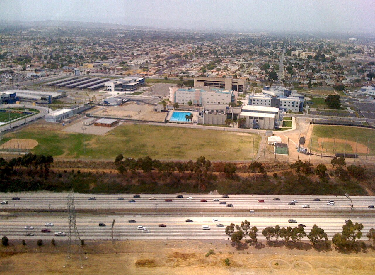 Los Angeles Southwest College (view from south at 700 ft)