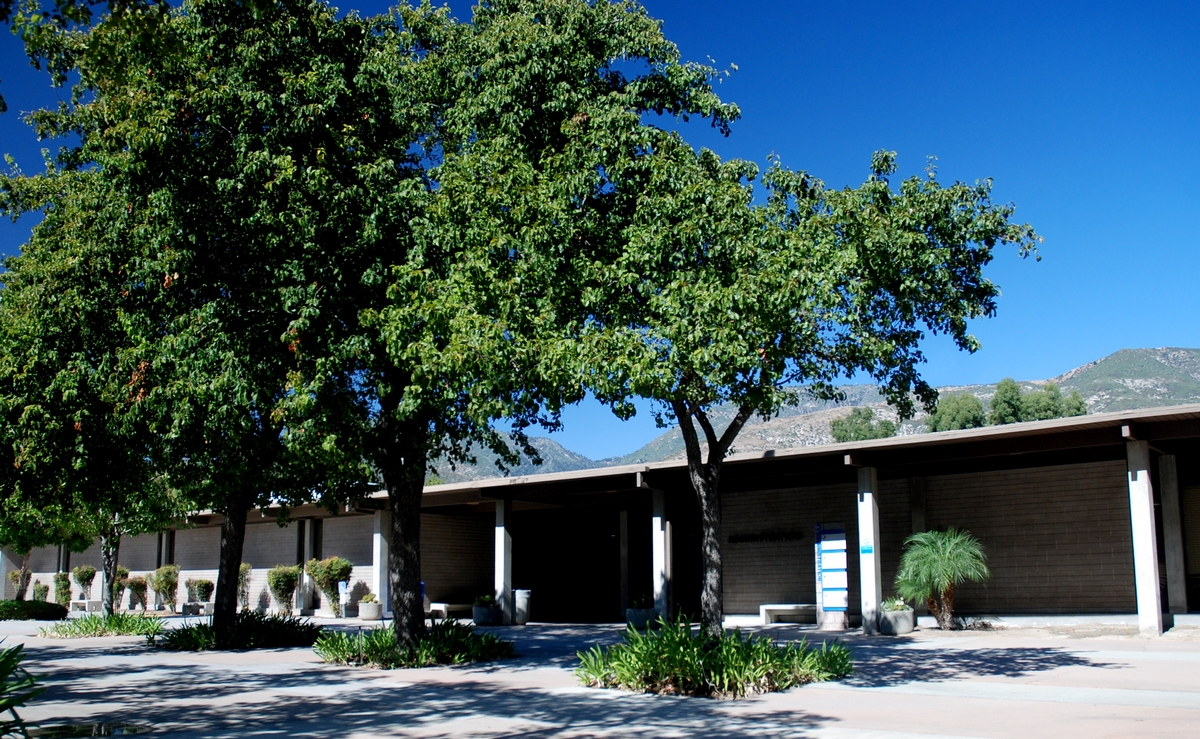 PBDBUILDING, California State University-Long Beach